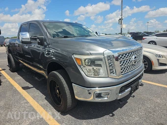 2017 Nissan TITAN XD SL Crew Cab Medium Bed - miniatura 3