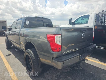 2017 Nissan TITAN XD SL Crew Cab Medium Bed - miniatura 6