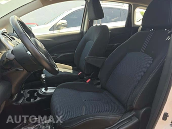 2017 Nissan Versa Note SV – miniatura 6