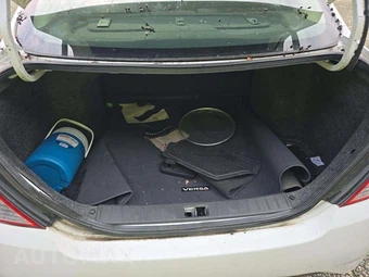 2017 Nissan Versa Sedan SV - miniatura 14