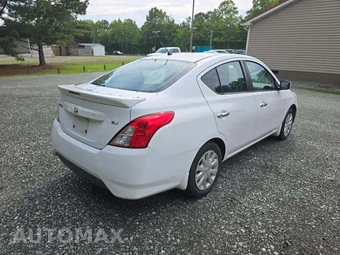 2017 Nissan Versa Sedan SV - miniatura 3