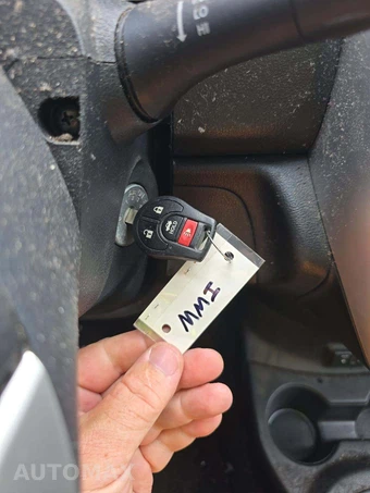2017 Nissan Versa Sedan SV - miniatura 8