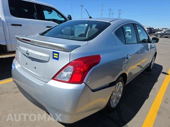 2017 Nissan Versa Sedan SV – miniatura 4