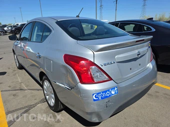 2017 Nissan Versa Sedan SV – miniatura 6