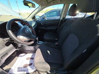 2017 Nissan Versa Sedan SV – miniatura 7
