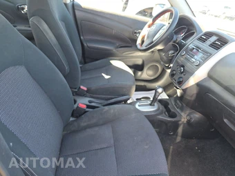 2017 Nissan Versa Sedan SV – miniatura 8