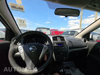 2017 Nissan Versa Sedan SV - miniatura 11