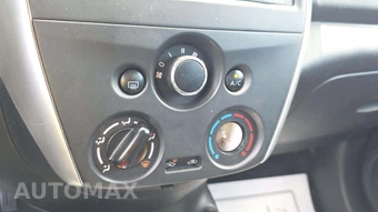 2017 Nissan Versa Sedan SV - miniatura 27