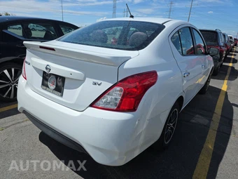 2017 Nissan Versa Sedan SV - miniatura 4