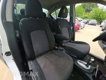 2017 Nissan Versa Sedan SV – miniatura 18