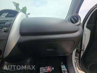 2017 Nissan Versa Sedan SV – miniatura 19