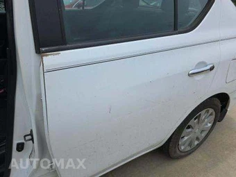 2017 Nissan Versa Sedan SV – miniatura 30