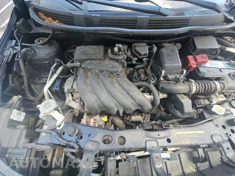 2017 Nissan Versa Sedan SV – miniatura 15