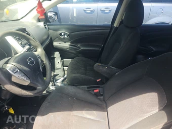 2017 Nissan Versa Sedan SV – miniatura 7