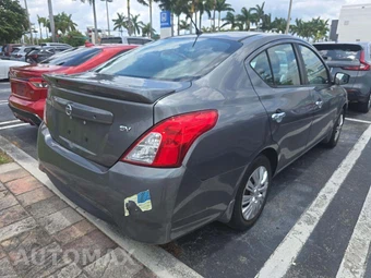 2017 Nissan Versa Sedan SV - miniatura 2