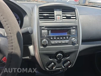 2017 Nissan Versa Sedan SV – miniatura 11