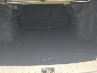 2017 Nissan Versa Sedan SV – miniatura 16