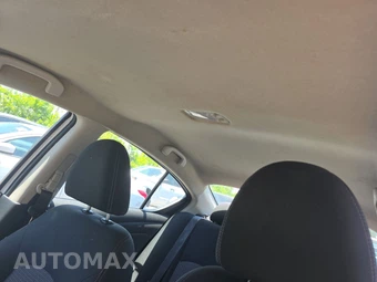 2017 Nissan Versa Sedan SV – miniatura 18