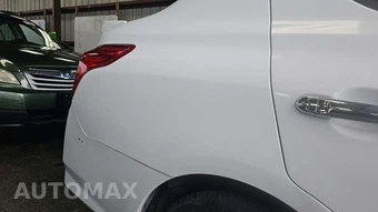 2017 Nissan Versa Sedan SV – miniatura 23