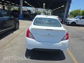 2017 Nissan Versa Sedan SV – miniatura 5