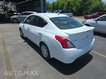 2017 Nissan Versa Sedan SV – miniatura 6