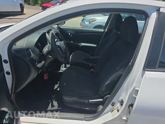 2017 Nissan Versa Sedan SV – miniatura 7