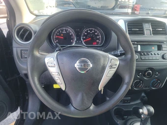 2017 Nissan Versa Sedan SV – miniatura 10