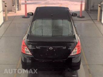 2017 Nissan Versa Sedan SV – miniatura 5