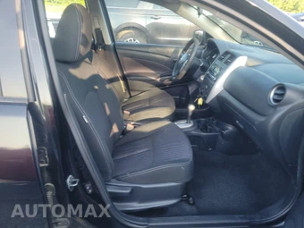 2017 Nissan Versa Sedan SV – miniatura 8