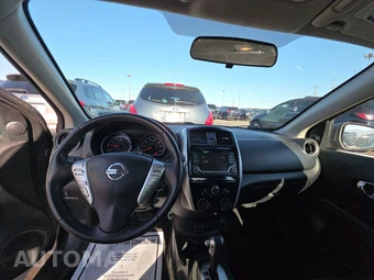 2017 Nissan Versa Sedan SV – miniatura 11