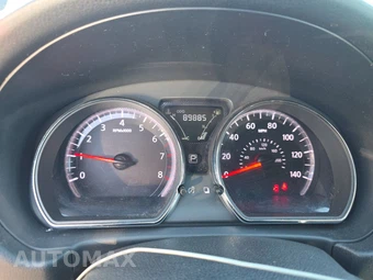 2017 Nissan Versa Sedan SV – miniatura 12