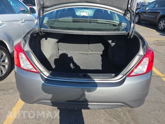 2017 Nissan Versa Sedan SV – miniatura 16
