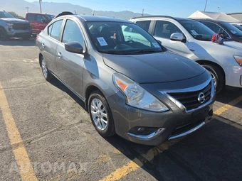 2017 Nissan Versa Sedan SV – miniatura 3