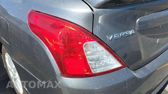 2017 Nissan Versa Sedan SV – miniatura 39
