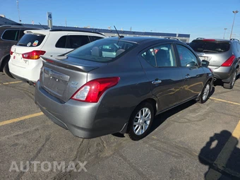 2017 Nissan Versa Sedan SV – miniatura 4
