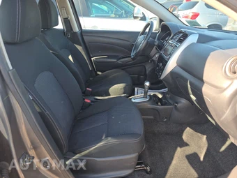 2017 Nissan Versa Sedan SV – miniatura 8