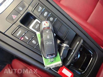 2017 Porsche 911 Carrera 4S Cabriolet – miniatura 8