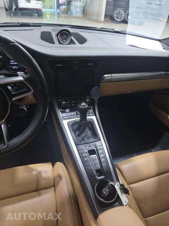 2017 Porsche 911 Carrera 4S – miniatura 10