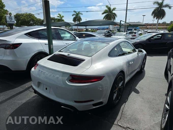 2017 Porsche 911 Carrera - miniatura 3