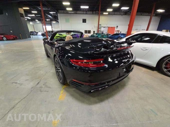 2017 Porsche 911 Turbo Cabriolet - miniatura 2