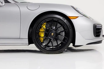 2017 Porsche 911 Turbo S - miniatura 13