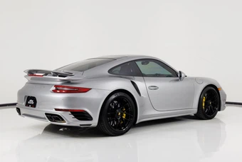 2017 Porsche 911 Turbo S - miniatura 3
