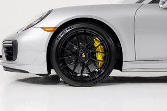 2017 Porsche 911 Turbo S - miniatura 9