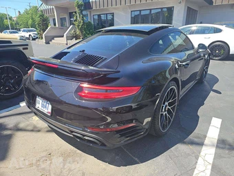 2017 Porsche 911 Turbo S – miniatura 3