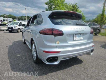 2017 Porsche Cayenne GTS – miniatura 2