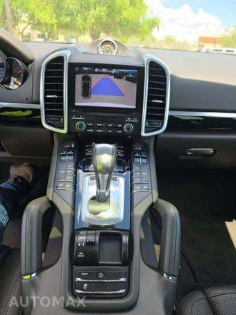 2017 Porsche Cayenne Platinum Edition - miniatura 10
