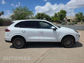 2017 Porsche Cayenne Platinum Edition - miniatura 4