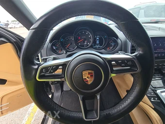 2017 Porsche Cayenne Platinum Edition – miniatura 10