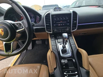 2017 Porsche Cayenne Platinum Edition – miniatura 11