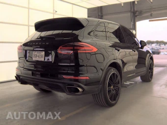 2017 Porsche Cayenne Platinum Edition – miniatura 4